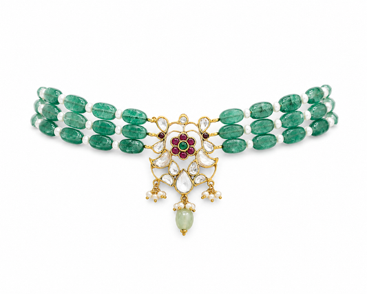 Irya Necklace in green thread