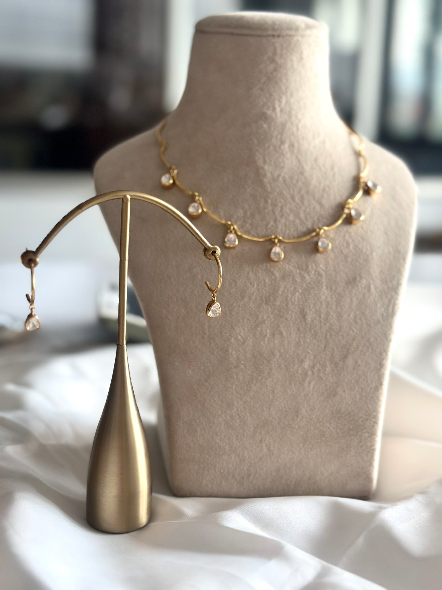 Ura Necklace with earrings