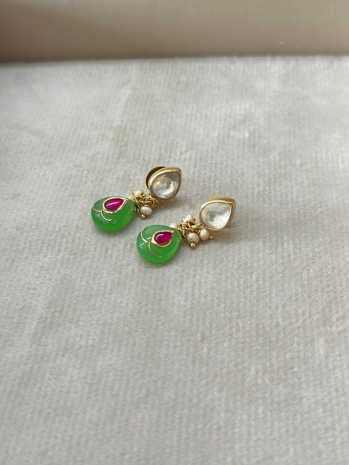 Silver Pear Earring in green quartz