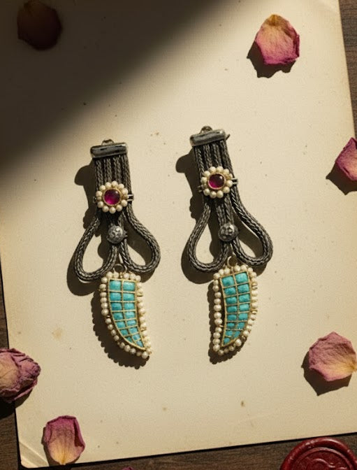 Oxidised Nelaya Earring