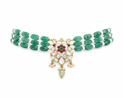 Irya Necklace in green thread