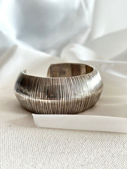 Gemma Bracelet with open back