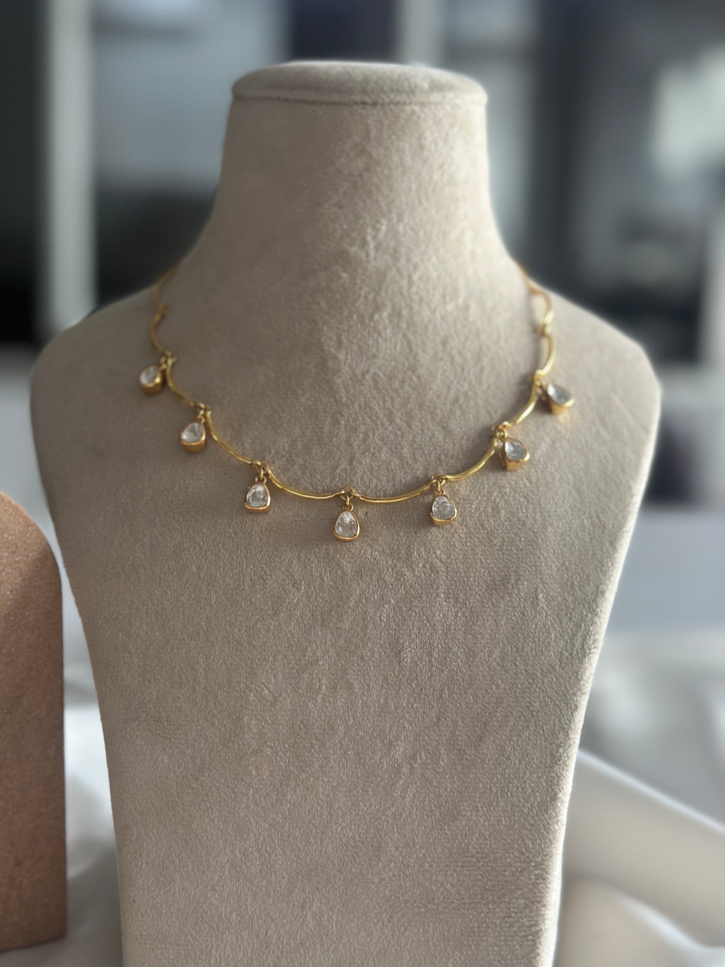 Ura Necklace with earrings