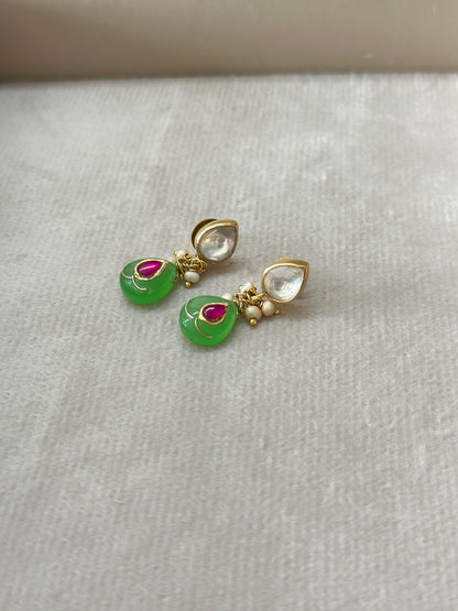 Silver Pear Earring in green quartz