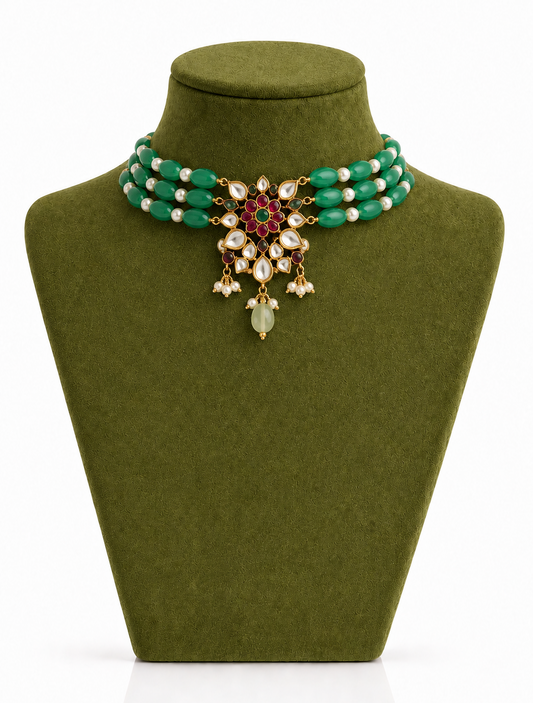 Irya Necklace in green thread